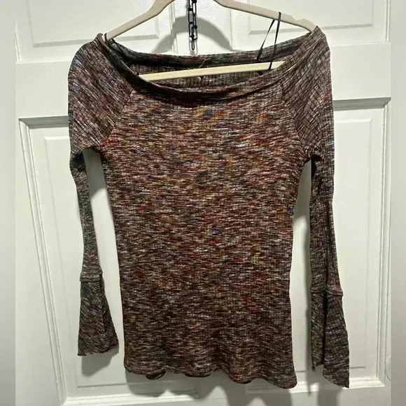 Anthropologie Akemi + Kin Size Small Off The Shoulder Bell Sleeves Top - Picture 2 of 2
